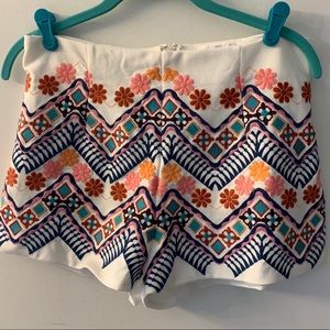 beautifully embroidered white shorts! NWT